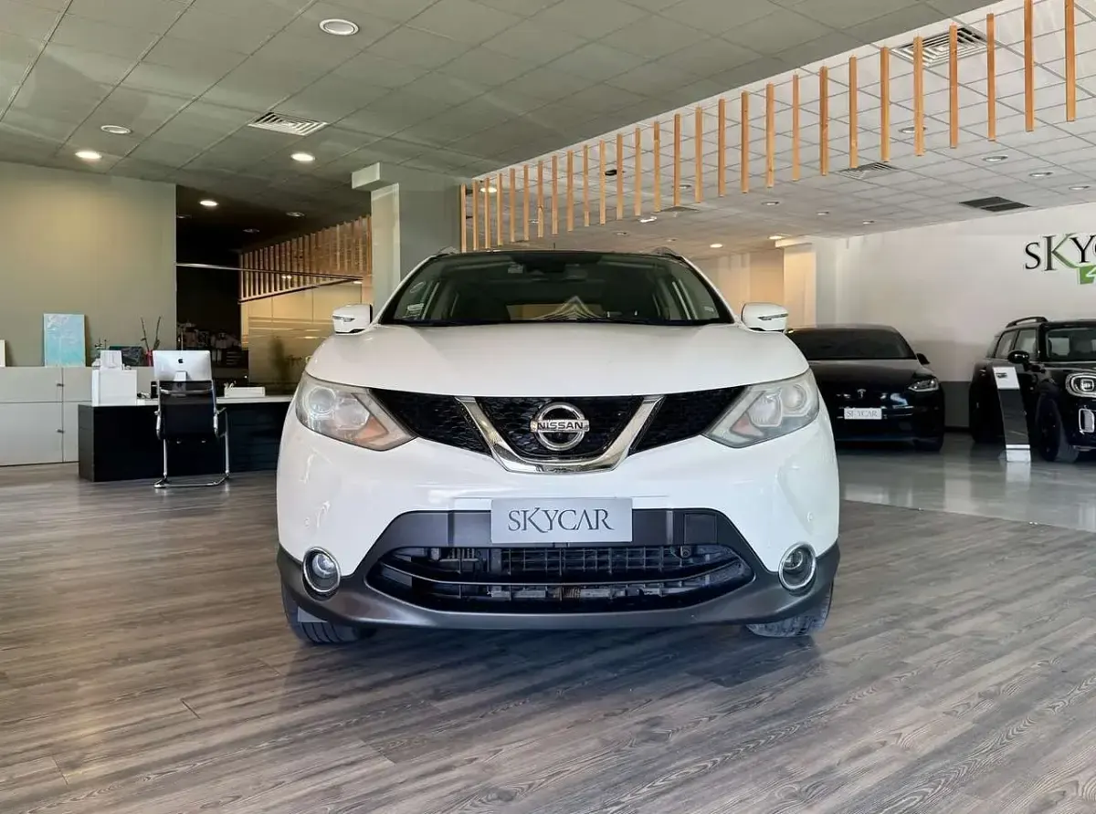Usata Nissan Qashqai Tekna 110 CV (80 kW) 2017 Bianco SUV