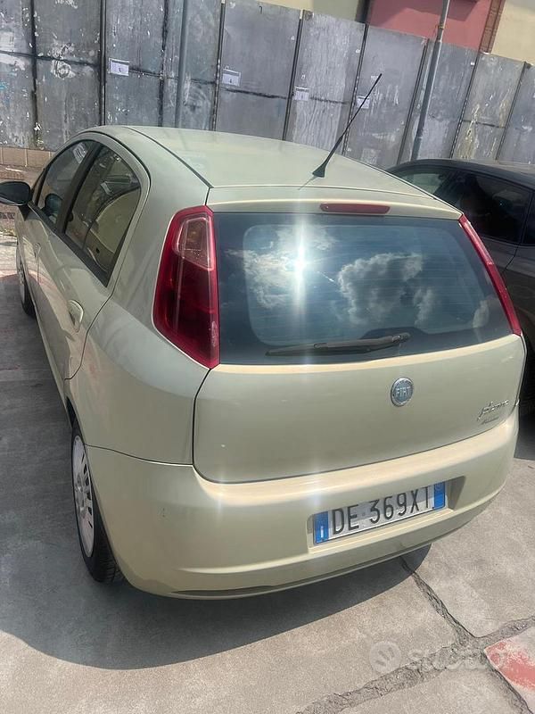 Usata Fiat Punto 71 CV (52 kW) 2006 Verde Berlina