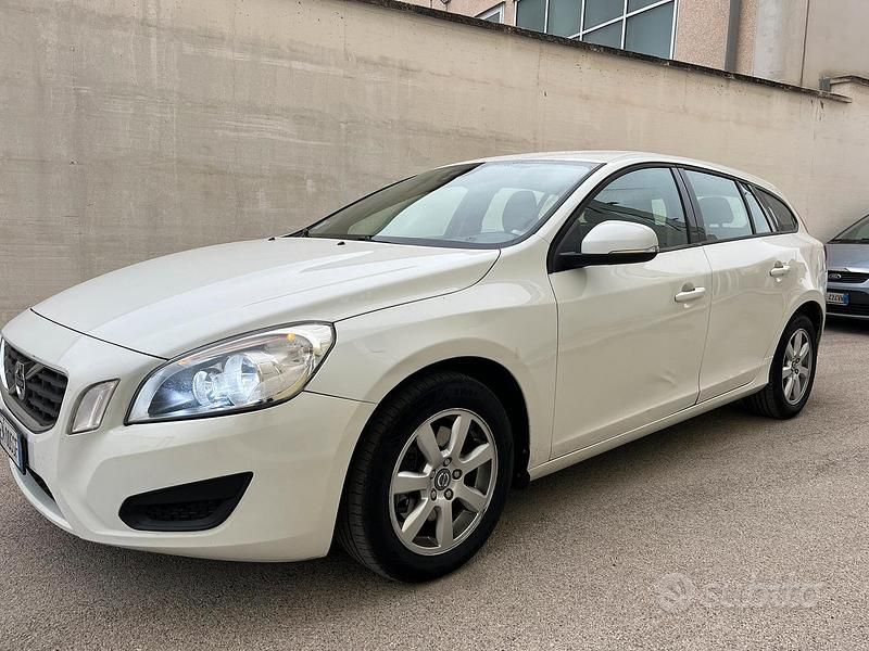 Usata Volvo V60 115 CV (84 kW) 2012 Station wagon