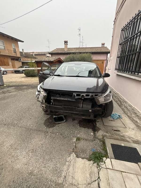 Usata Kia Rio 90 CV (66 kW) 2017 Berlina