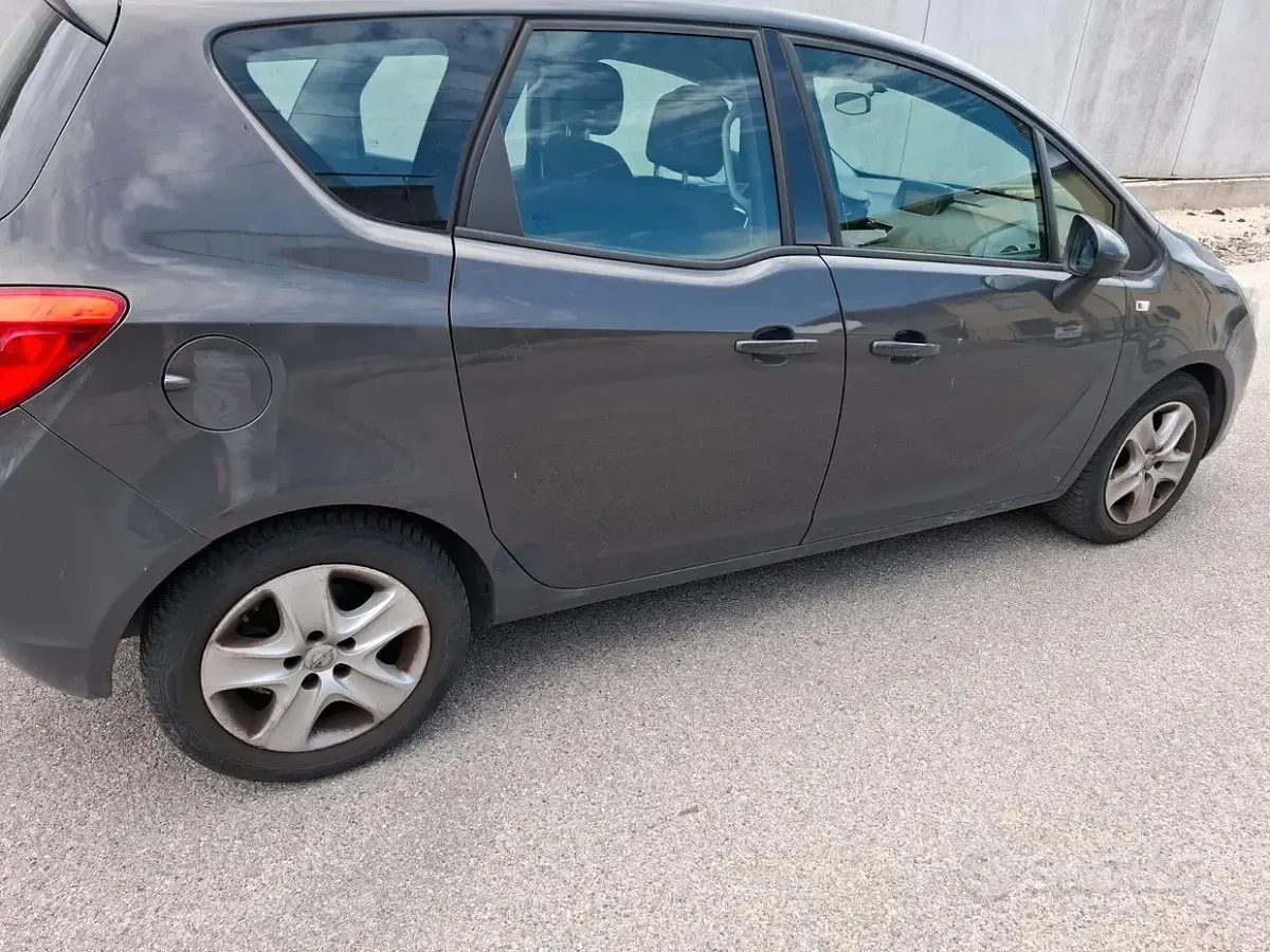 Usata Opel Meriva 110 CV (80 kW) 2014 Monovolume