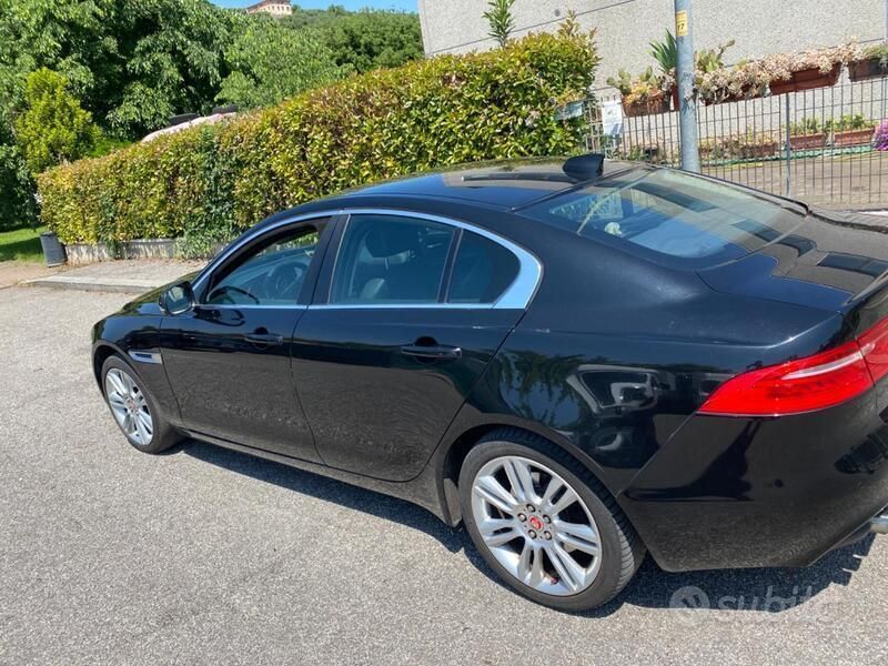 Usata Jaguar XE 180 CV (132 kW) 2016 Blu Berlina