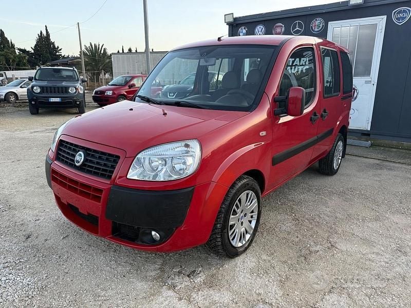 Rosso Usata 2006 Fiat Doblò Monovolume | 4400 € (Ottimo prezzo) - Immagine 1/4