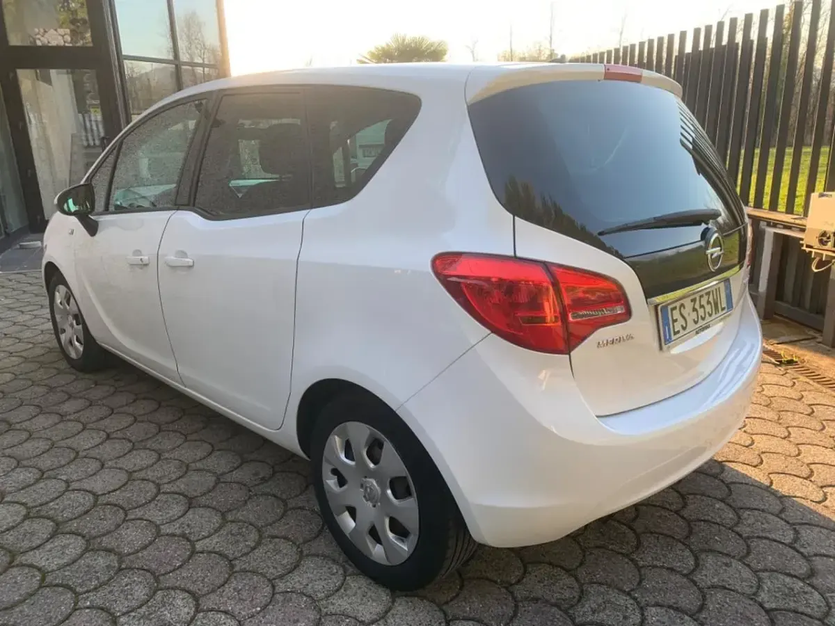Usata Opel Meriva Cosmo 95 CV (69 kW) 2013 Bianco Monovolume