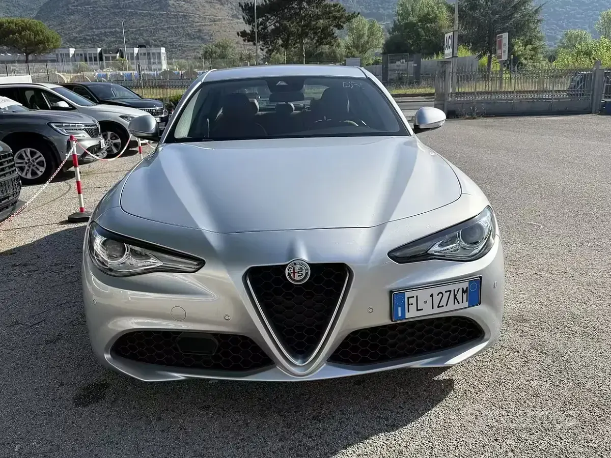 Usata Alfa Romeo Giulia Executive 150 CV (110 kW) 2017 Grigio Berlina