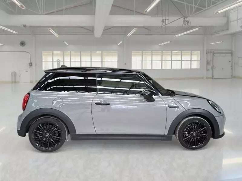 Usata Mini Cooper Business 135 CV (99 kW) 2022 Utilitaria