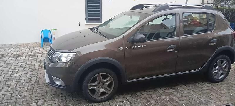 Usata Dacia Sandero Stepway 90 CV (66 kW) 2019 Marrone Berlina