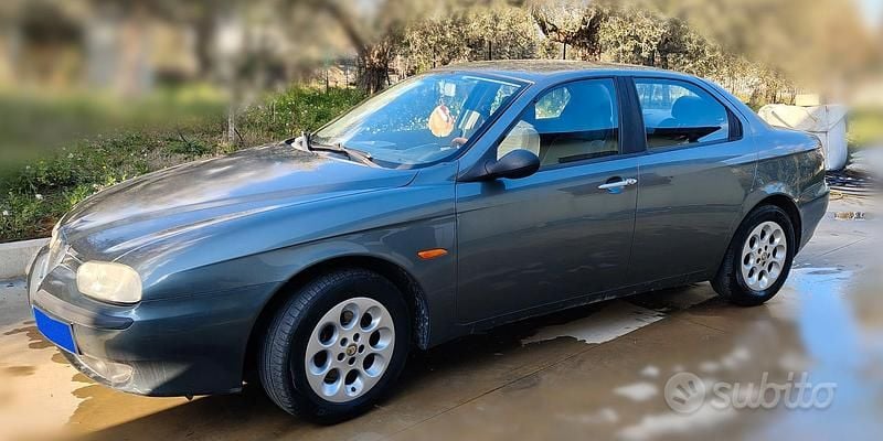 Usata Alfa Romeo 156 Distinctive 140 CV (102 kW) 2000 Grigio Berlina