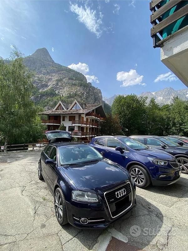 Usata Audi A3 140 CV (102 kW) 2012 Blu Utilitaria