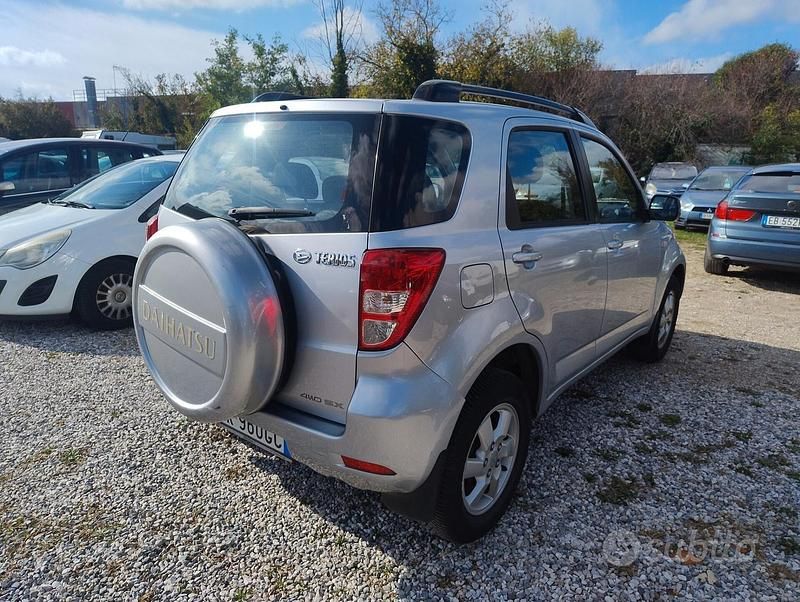 Usata Daihatsu Terios 104 CV (76 kW) 2008 Grigio SUV