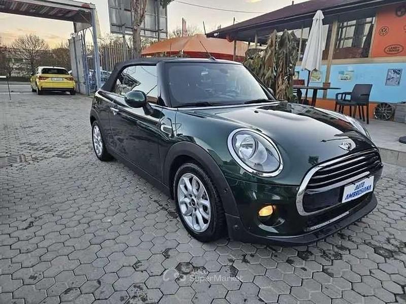 Usata Mini Cooper Cabriolet Hype 116 CV (85 kW) 2016 Verde Cabrio