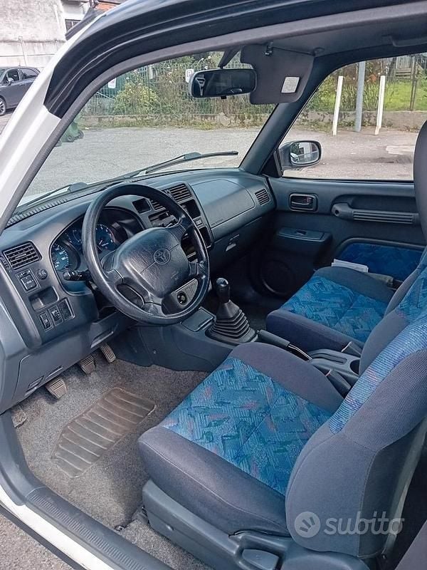Usata Toyota RAV4 128 CV (94 kW) 1997 Bianco SUV