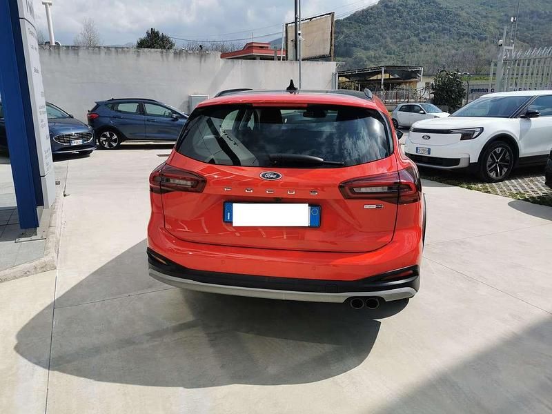 Usata Ford Focus Active 125 CV (91 kW) 2022 Race red Station wagon