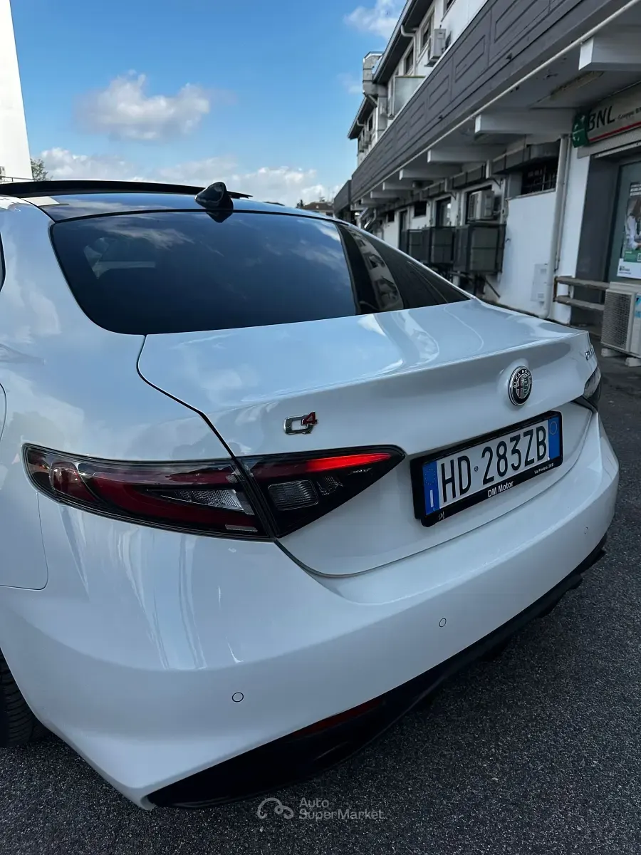 Usata Alfa Romeo Giulia Veloce 280 CV (205 kW) 2024 Bianco Berlina