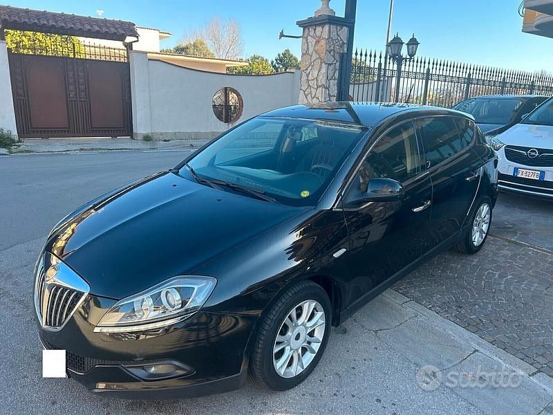 Grigio Usata 2009 Lancia Delta Due volumi | 3300 € (Buon prezzo) - Immagine 1/4