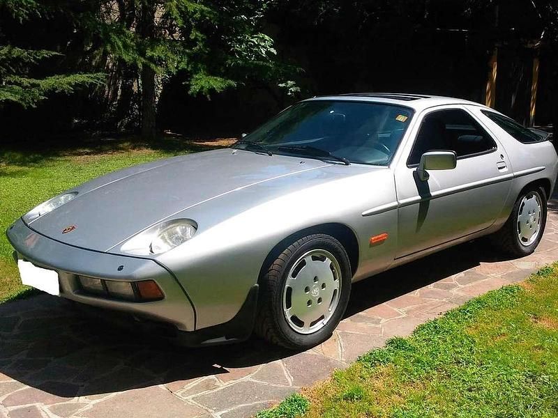 Usata Porsche 928 310 CV (228 kW) 1985 Grigio Coupé