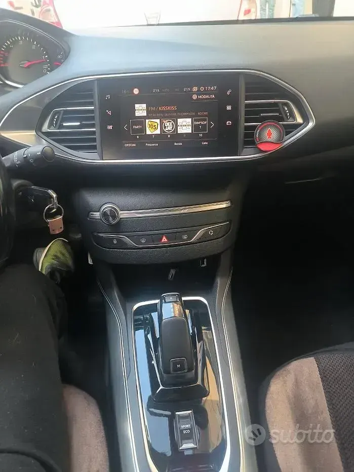 Usata Peugeot 308 SW 131 CV (96 kW) 2019 Nero Station wagon