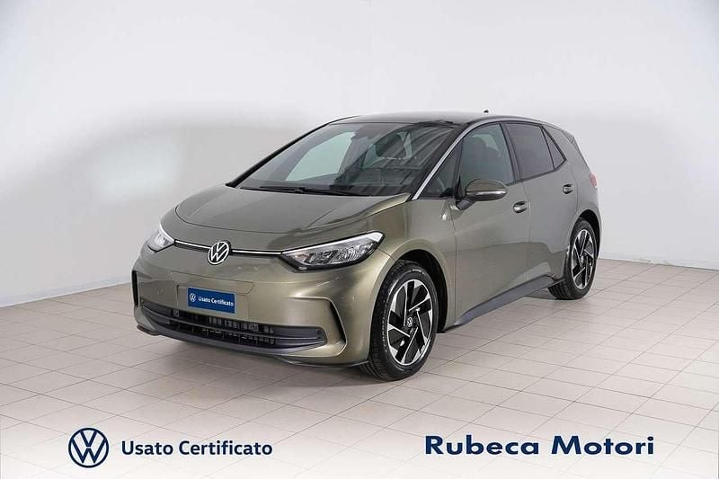 Verde Nuova 2025 VW ID.3 Pure Utilitaria | 30.900 € (Buon prezzo) - Immagine 1/4