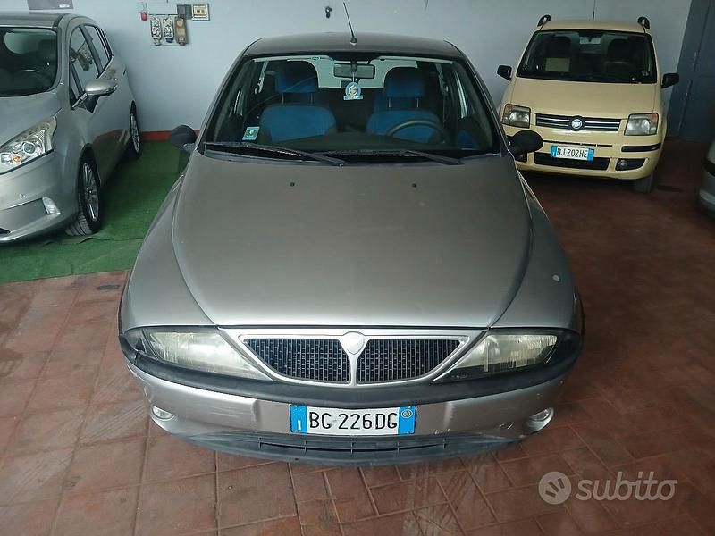 Usata Lancia Ypsilon 2004 Utilitaria
