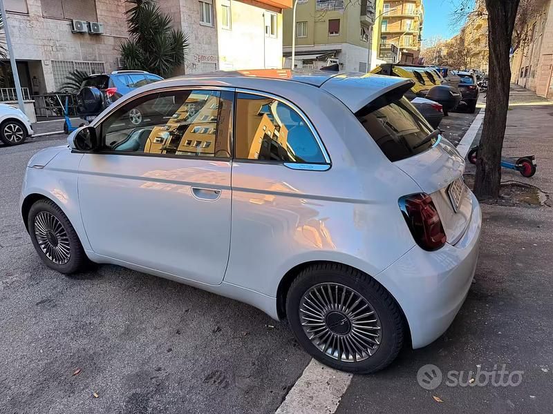 Usata Fiat 500e Icon 86 kW (118 CV) 2021 Blu Berlina