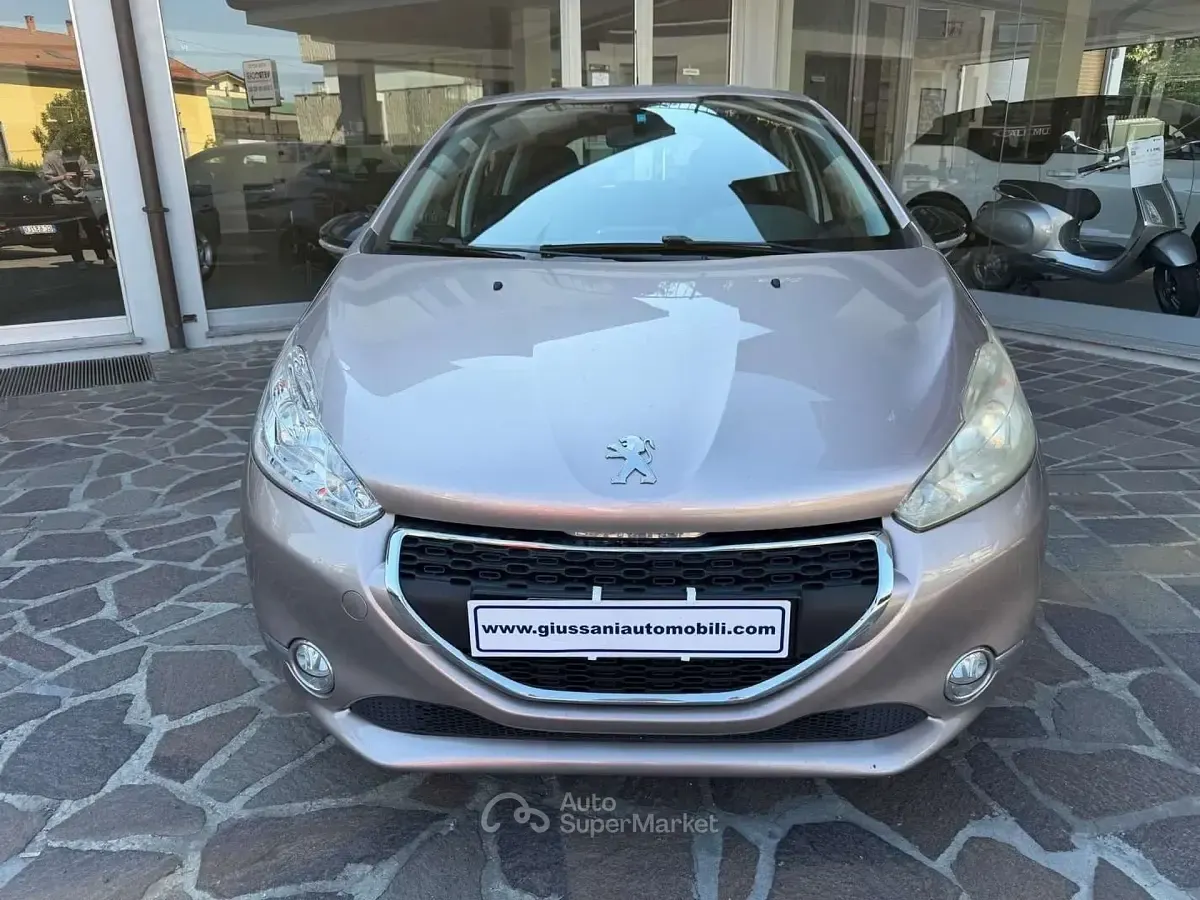Usata Peugeot 208 Allure 82 CV (60 kW) 2014 Gray Utilitaria