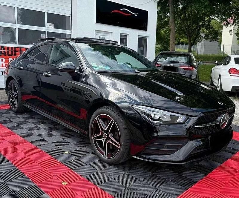 Nero Usata 2020 Mercedes CLA250e Tre volumi | 25.660 € (Super prezzo) - Immagine 1/4