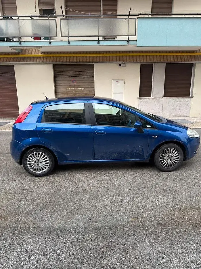 Usata Fiat Grande Punto 90 CV (66 kW) 2006 Blu Utilitaria