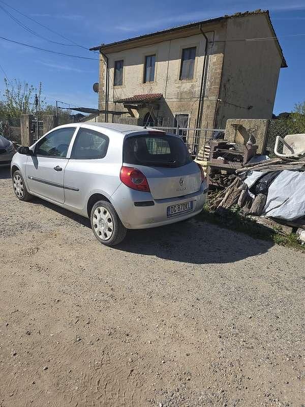 Usata Renault Clio II Rip Curl 75 CV (55 kW) 2007 Berlina