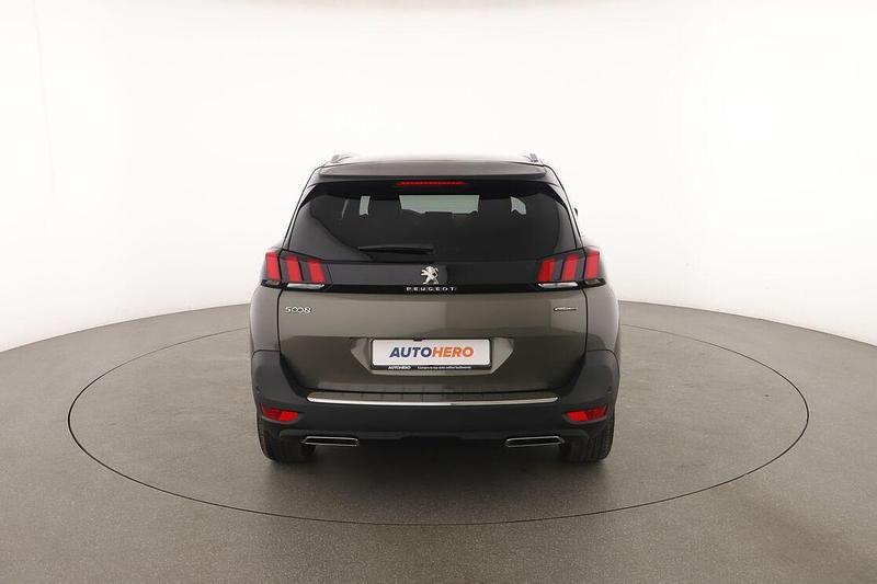 Usata Peugeot 5008 GT-line 120 CV (88 kW) 2017 Verde SUV