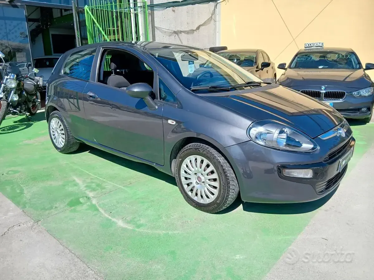 Usata Fiat Punto Evo 77 CV (56 kW) 2011 Nero Utilitaria