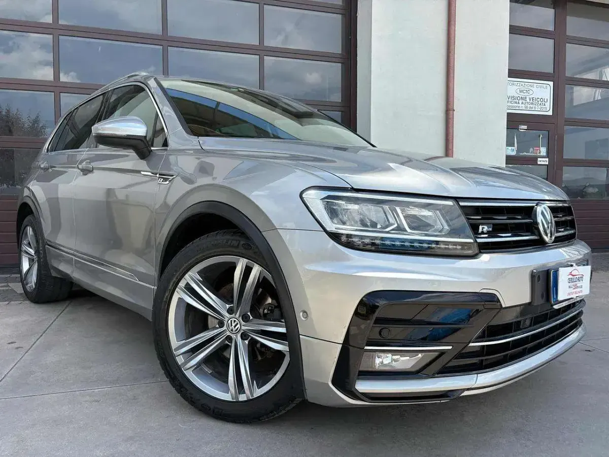 Usata VW Tiguan R-line 116 CV (85 kW) 2020 Argento SUV