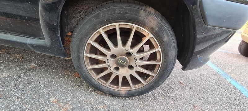 Usata Peugeot 106 Sport 75 CV (55 kW) 2001 Nero Utilitaria