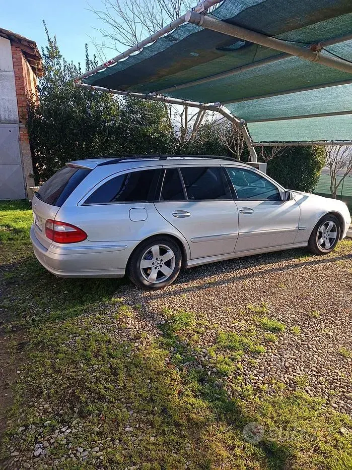Usata Mercedes 220 150 CV (110 kW) 2004 Station wagon