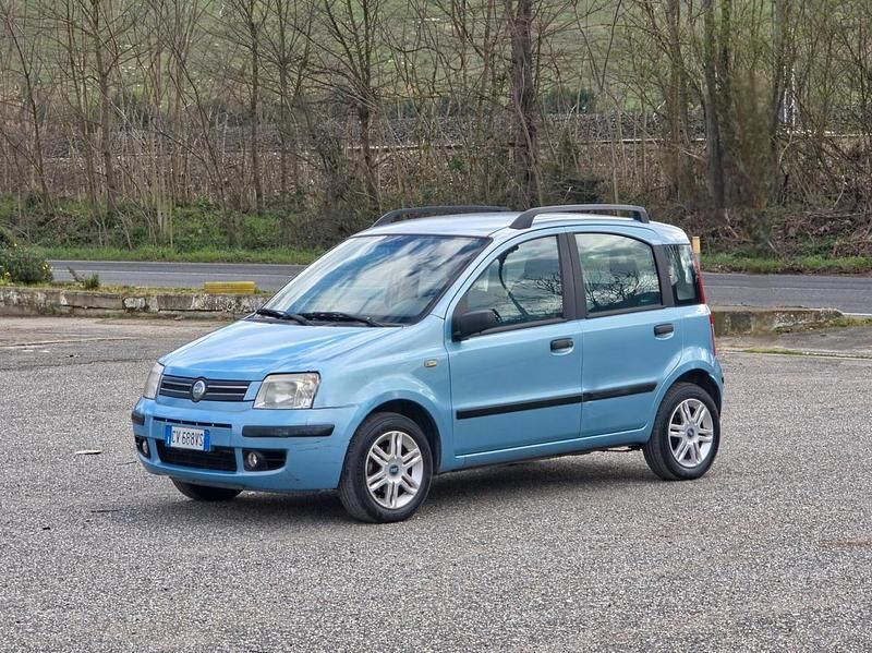 Usata Fiat Panda Emotion 69 CV (50 kW) 2005 Blu Utilitaria