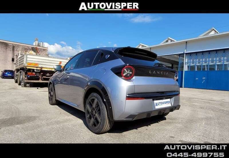 Nuova Lancia Ypsilon 101 CV (74 kW) 2025 Grigio Utilitaria