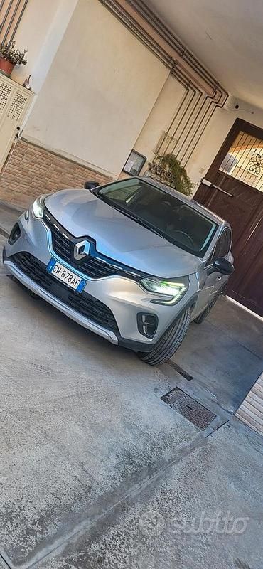 Usata Renault Captur 100 CV (73 kW) 2021 Grigio SUV