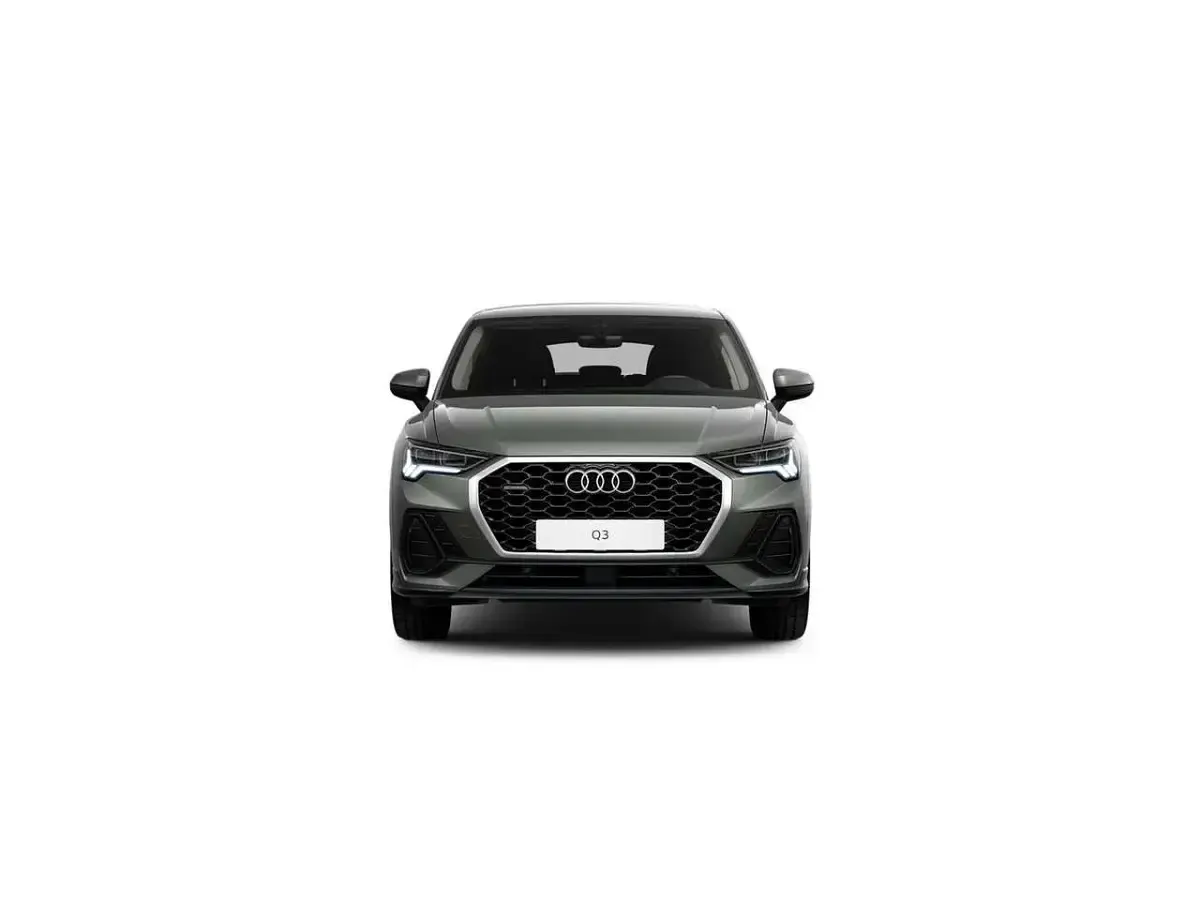 Usata Audi Q3 Sportback Ambiente 200 CV (147 kW) 2023 Grigio chronos metallizzato SUV