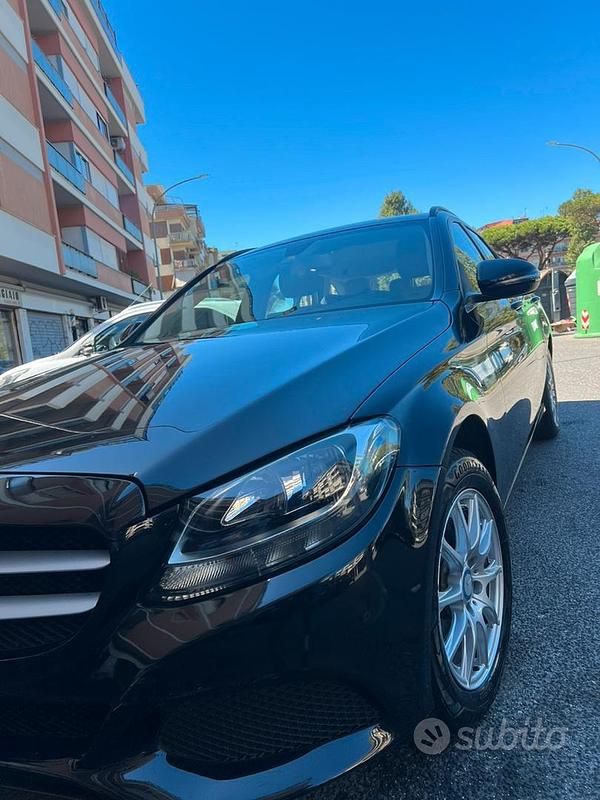 Usata Mercedes C180 156 CV (114 kW) 2016 Nero Station wagon