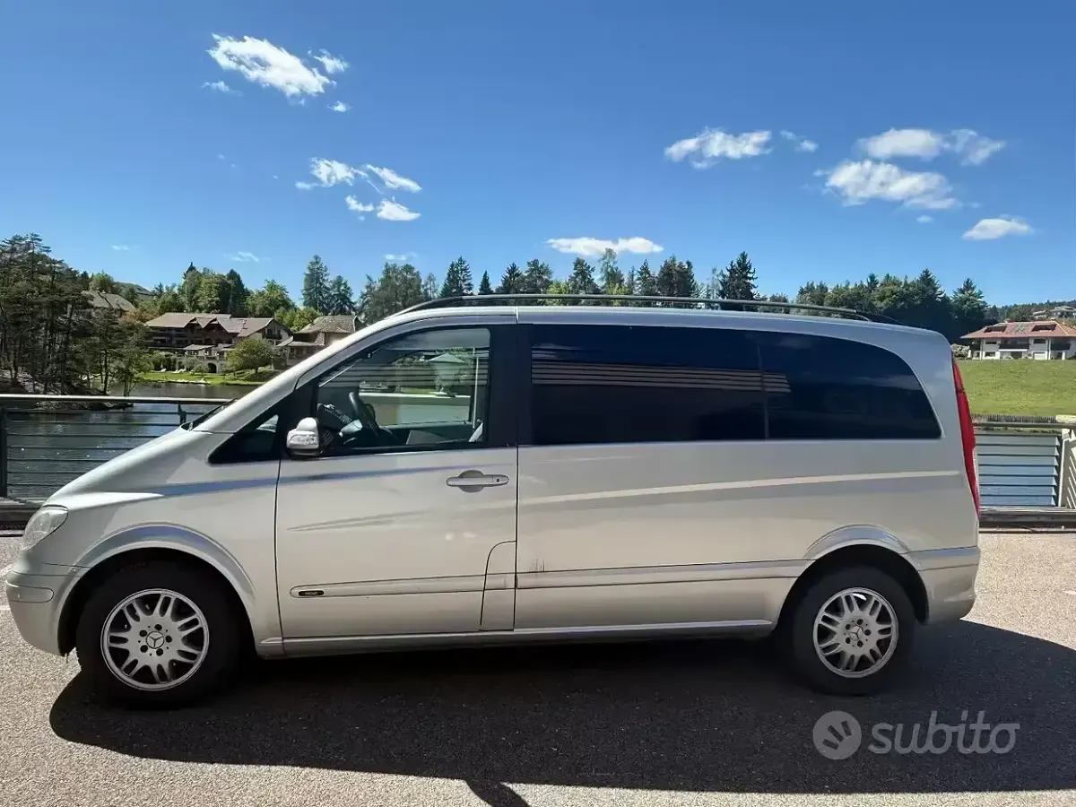 Usata Mercedes Viano 150 CV (110 kW) 2005 Grigio Monovolume