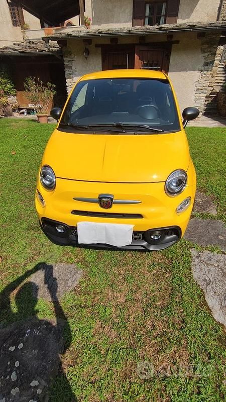 Usata Abarth 595 145 CV (106 kW) 2018 Giallo Utilitaria