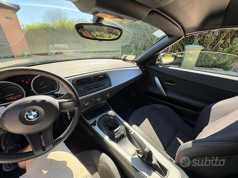 Usado BMW Z4 150 HP (110 kW) 2007 Preto Cabrios