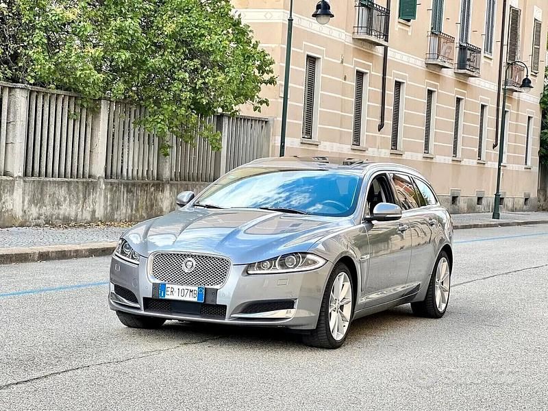 Grigio Usata 2013 Jaguar XF Sportbrake Luxury Station wagon | 15.000 € - Immagine 1/4