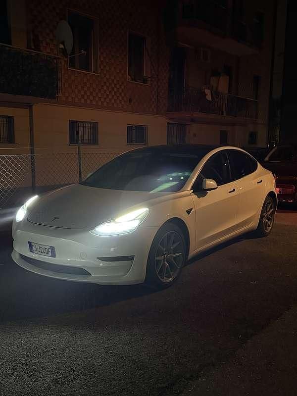 Usata 2022 Tesla Model 3 Tre volumi | 26.500 € (Buon prezzo) - Immagine 1/4