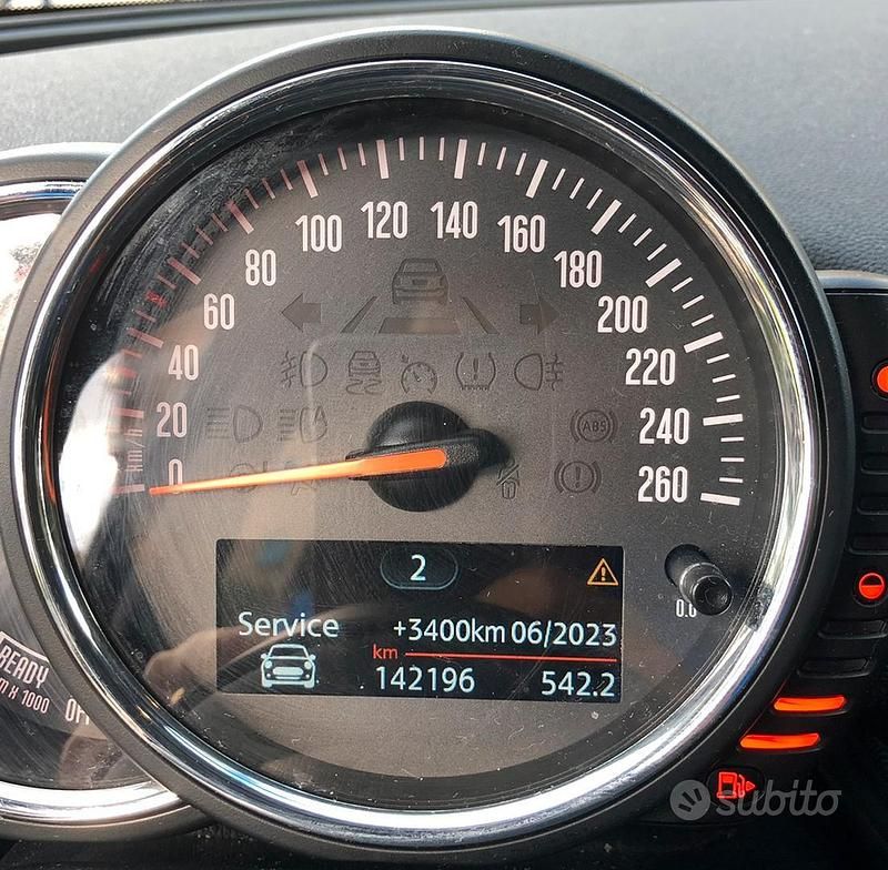 Usata Mini One Clubman Hype 116 CV (85 kW) 2016 Marrone Station wagon