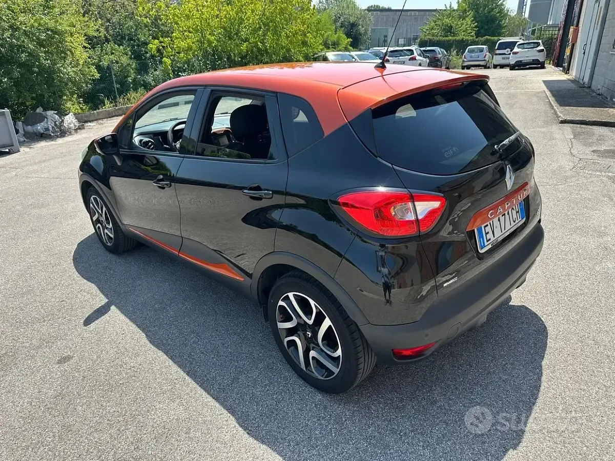 Usata Renault Captur 90 CV (66 kW) 2014 Nero SUV