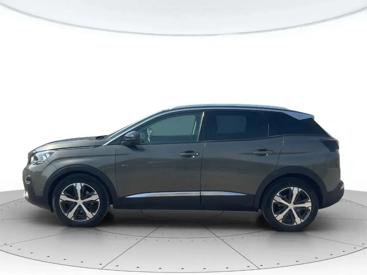 Usata Peugeot 3008 Access 131 CV (96 kW) 2018 Grigio metall. SUV