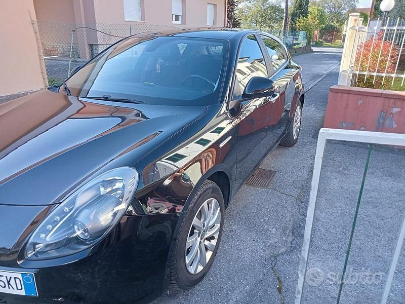 Usata Alfa Romeo Giulietta 120 CV (88 kW) 2016 Nero Utilitaria