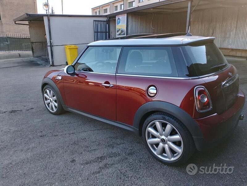 Usata Mini Cooper D 109 CV (80 kW) 2009 Rosso Utilitaria