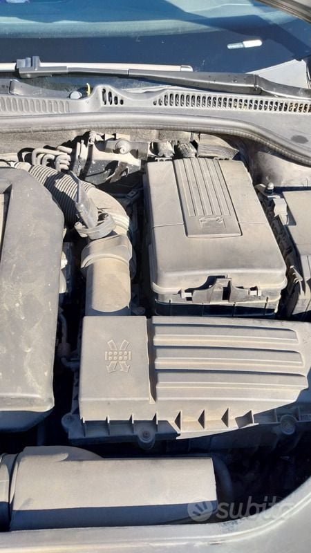 Usata VW Golf IV 105 CV (77 kW) 2005 Grigio Utilitaria