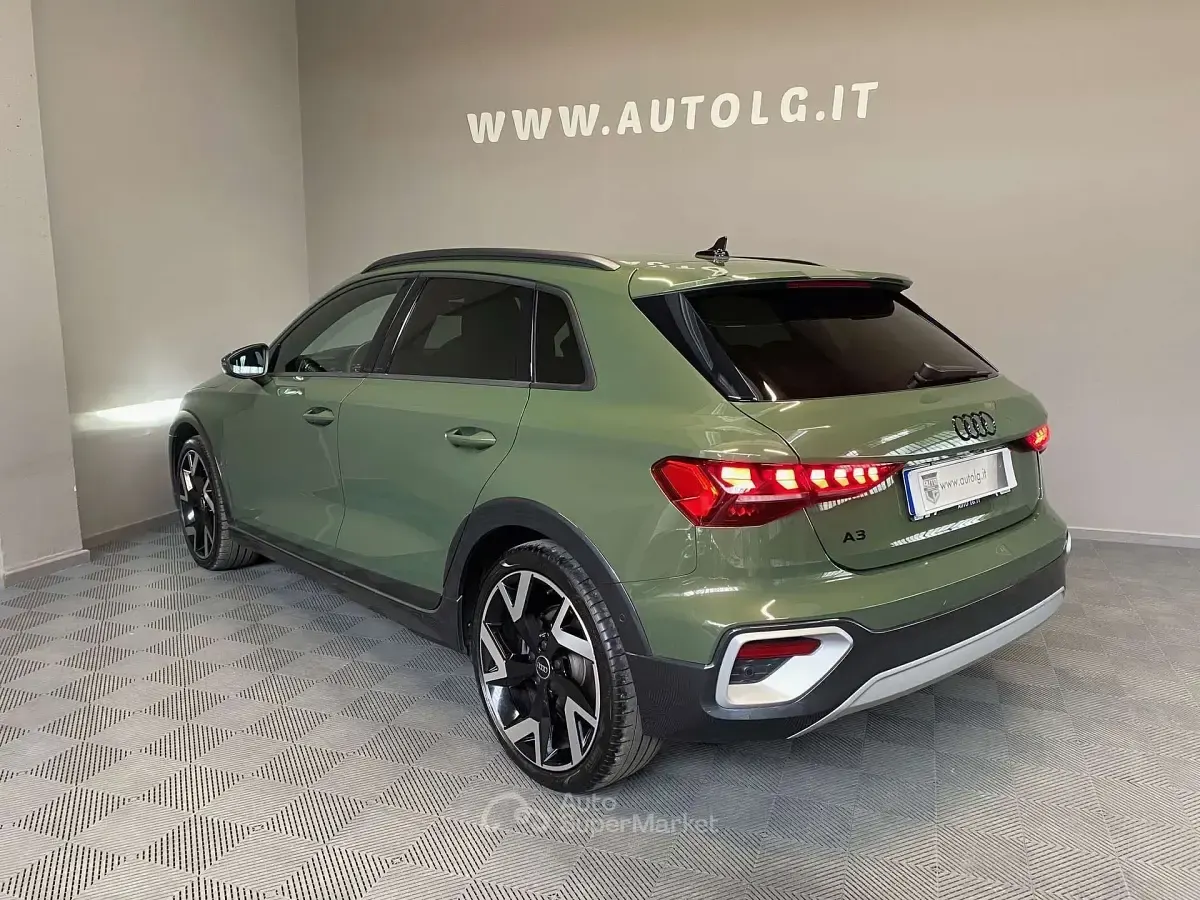 Usata Audi A3 Ambiente 150 CV (110 kW) 2024 Verde Berlina